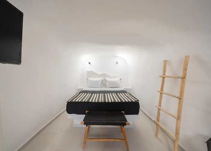 Spilia Caves Santorini 펜션 Akrotírion