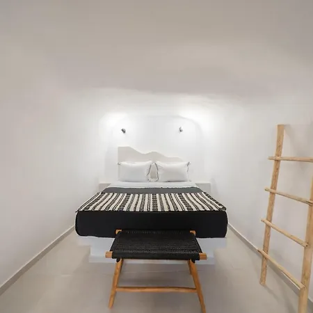 Spilia Caves Santorini Nyaraló Akrotírion