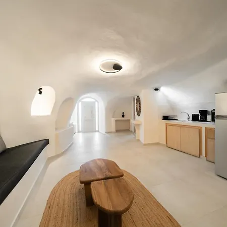 Spilia Caves Santorini * Akrotírion